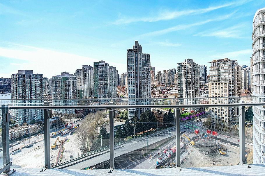 2004 89 Nelson Street Vancouver, BC - 27