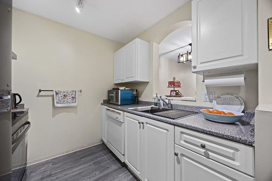 207 3628 Rae Avenue Vancouver, BC - 14