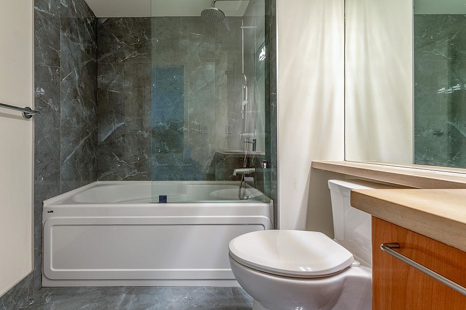 1605 193 Aquarius Mews Vancouver, BC - 15