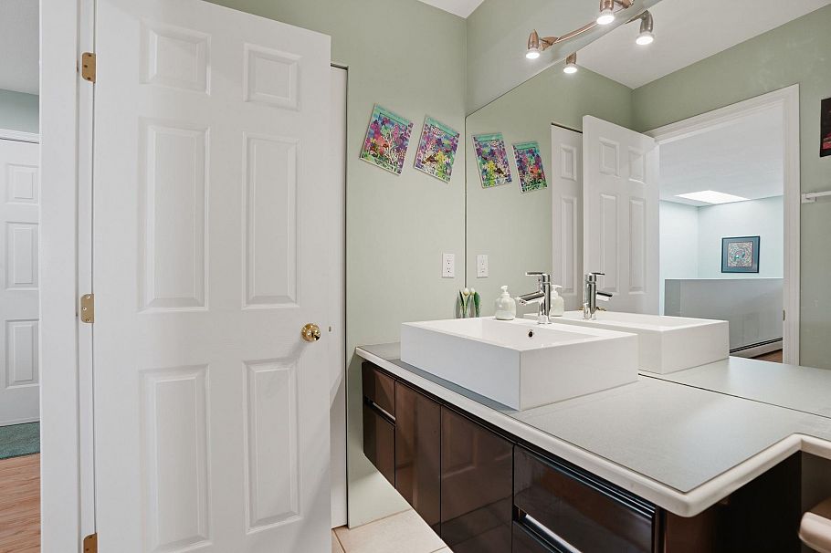 2341 Caledonia Avenue North Vancouver, BC - 18