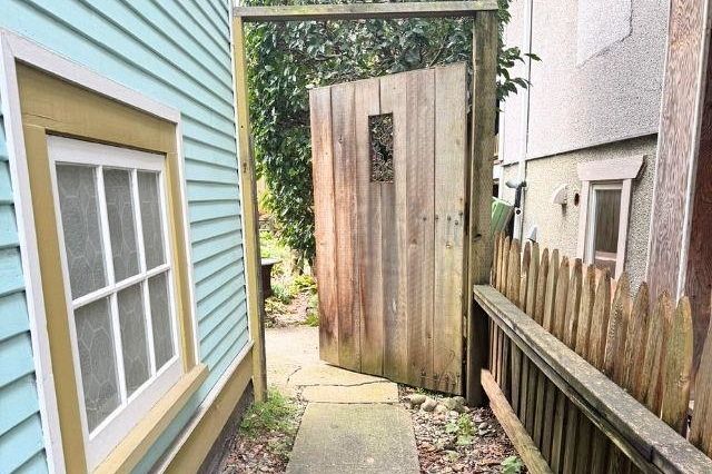 2076 Turner Street Vancouver, BC - 21