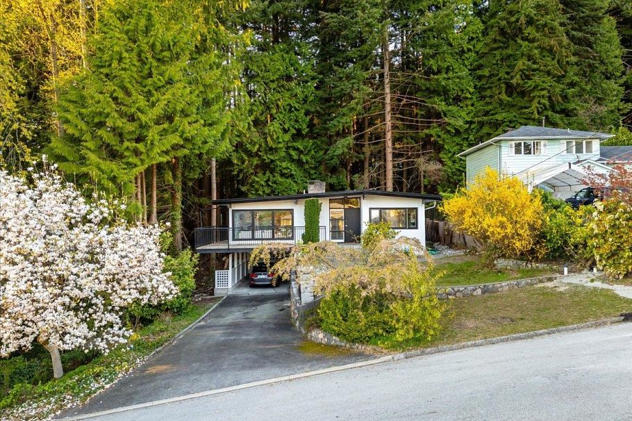 868 Prospect Avenue North Vancouver, BC - 2