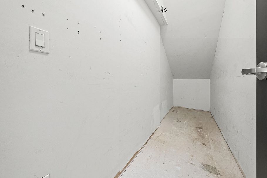 107 733 W 3rd Street North Vancouver, BC - 34