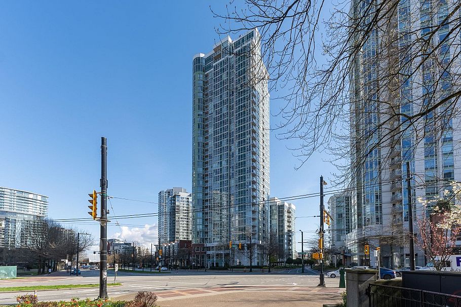 1605 193 Aquarius Mews Vancouver, BC - 20