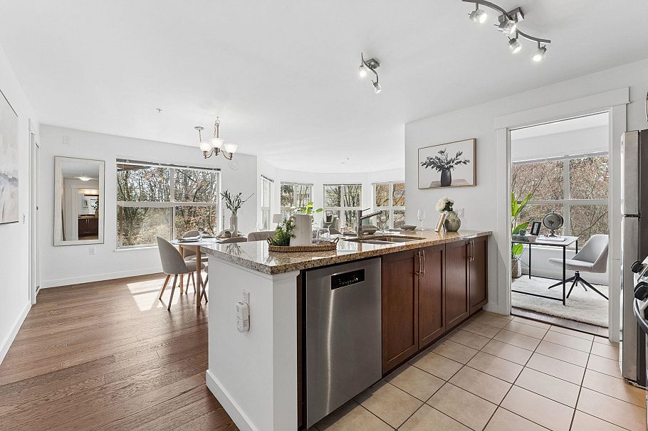 206 1468 St. Andrews Avenue North Vancouver, BC - 11