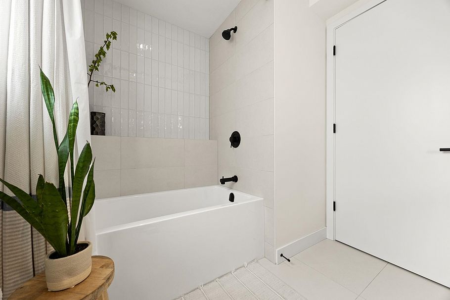 529 E 17th Avenue Vancouver, BC - 24