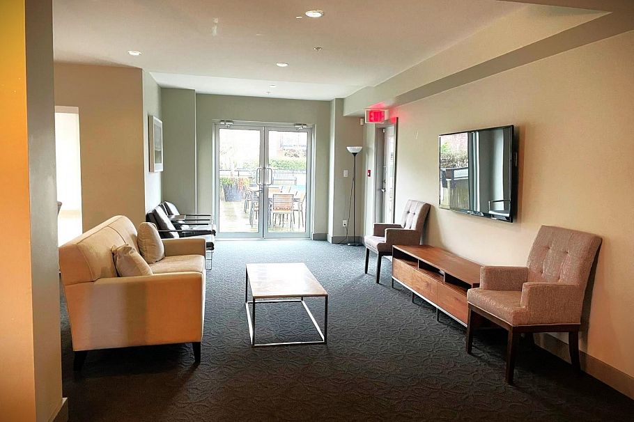 209 1182 W 16th Street North Vancouver, BC - 12