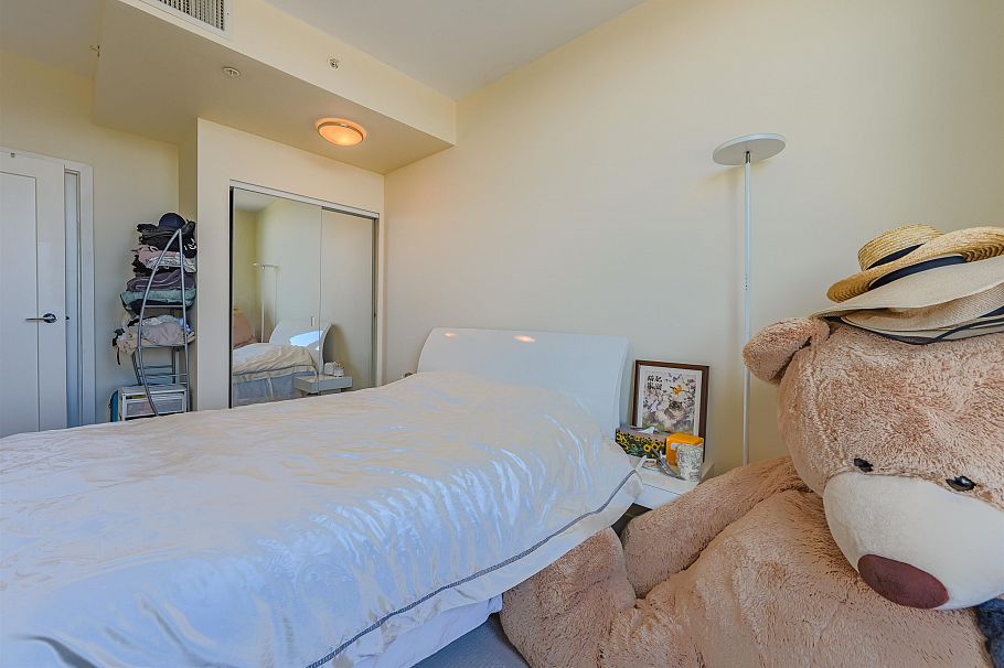 PH 1705 8677 Capstan Way Richmond, BC - 29