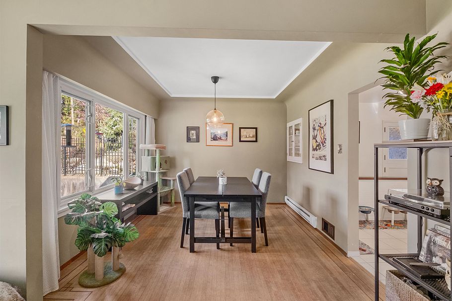 551 E Osborne Road North Vancouver, BC - 8