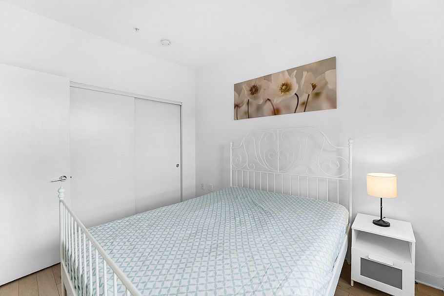 211 1621 Hamilton Avenue North Vancouver, BC - 33