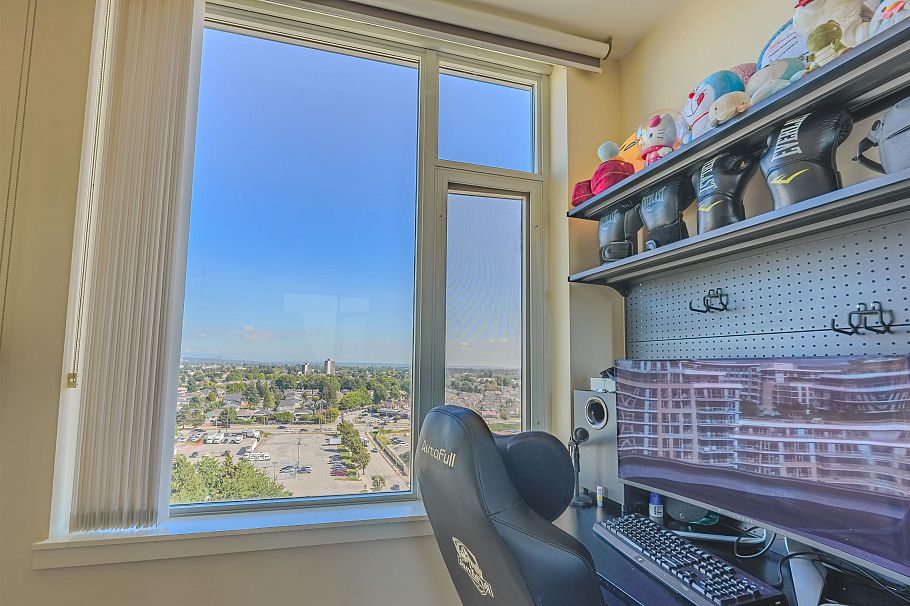 PH 1705 8677 Capstan Way Richmond, BC - 33