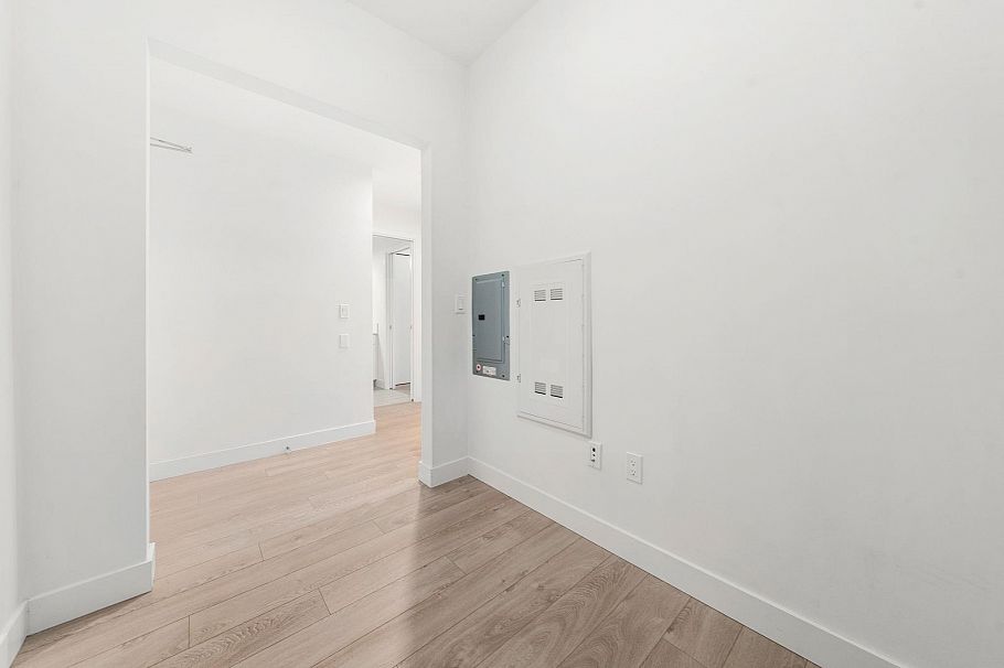 107 733 W 3rd Street North Vancouver, BC - 29