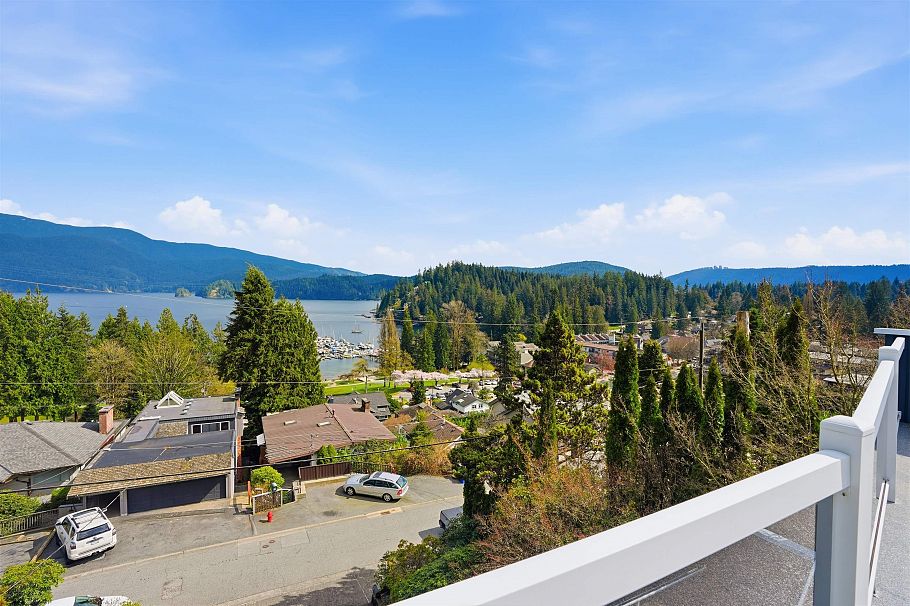 2341 Caledonia Avenue North Vancouver, BC - 7