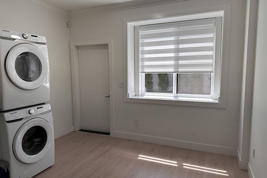 37xx MYRTLE STREET, Burnaby BC V5C 4E8 Burnaby, BC - 4