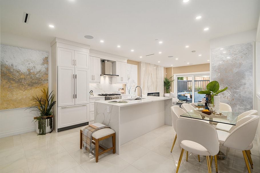 2523 W 8th Avenue Vancouver, BC - 3