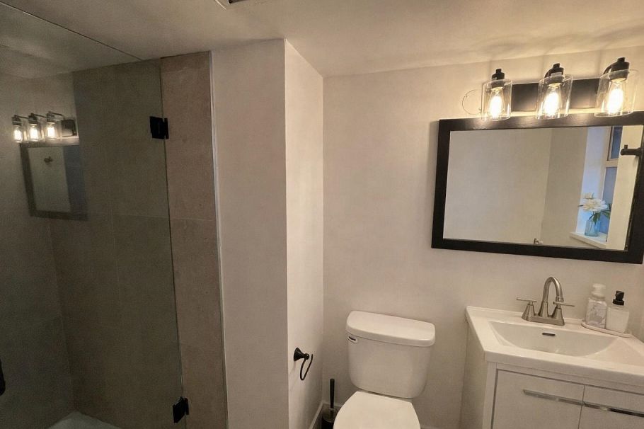 868 Prospect Avenue North Vancouver, BC - 34