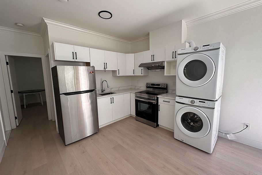 37xx MYRTLE STREET, Burnaby BC V5C 4E8 Burnaby, BC - 3