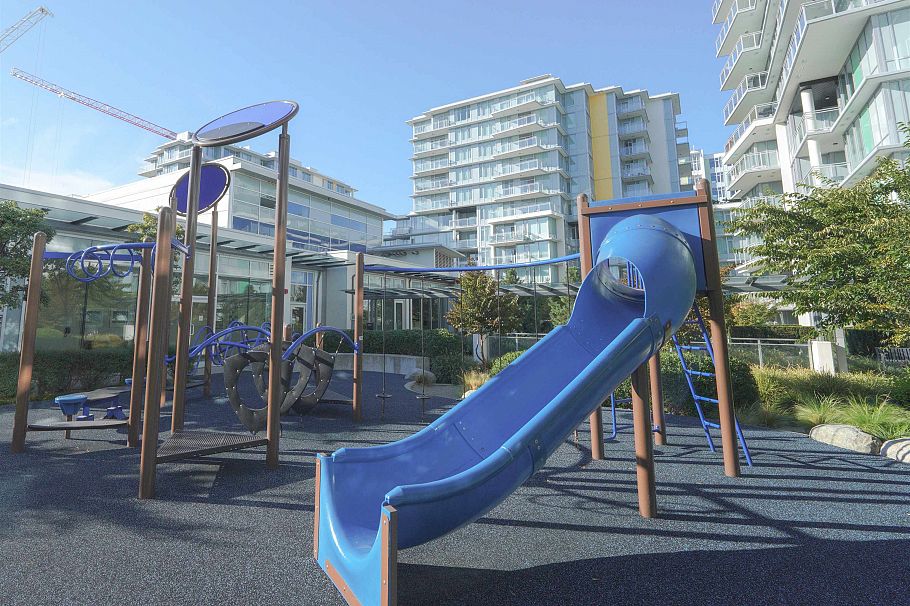 PH 1705 8677 Capstan Way Richmond, BC - 37