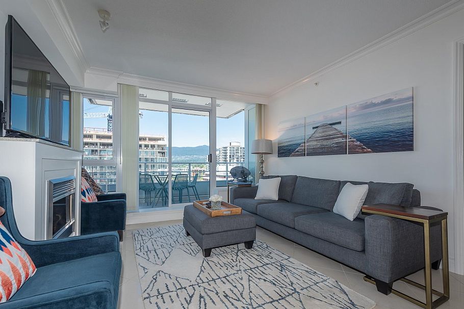 1003 133 E Esplanade North Vancouver, BC - 2