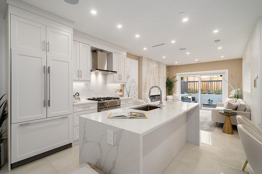 2523 W 8th Avenue Vancouver, BC - 8