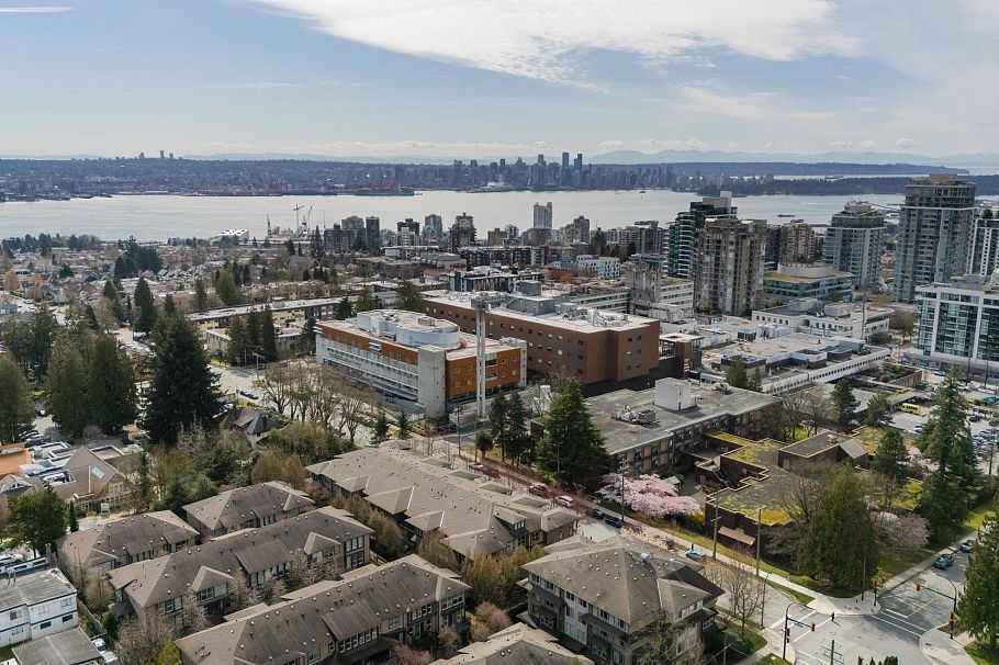 206 1468 St. Andrews Avenue North Vancouver, BC - 25