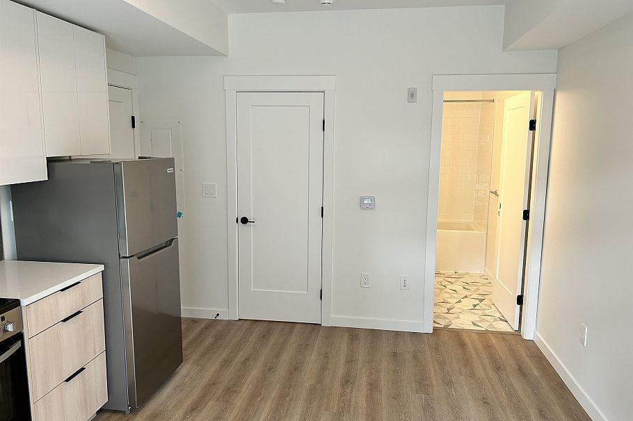 6 237 Ridgeway Avenue North Vancouver, BC - 5