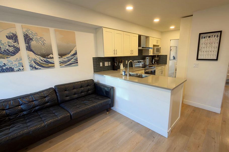 10 2118 Eastern Avenue North Vancouver, BC - 3