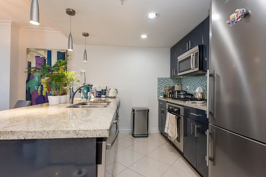 1003 133 E Esplanade North Vancouver, BC - 14