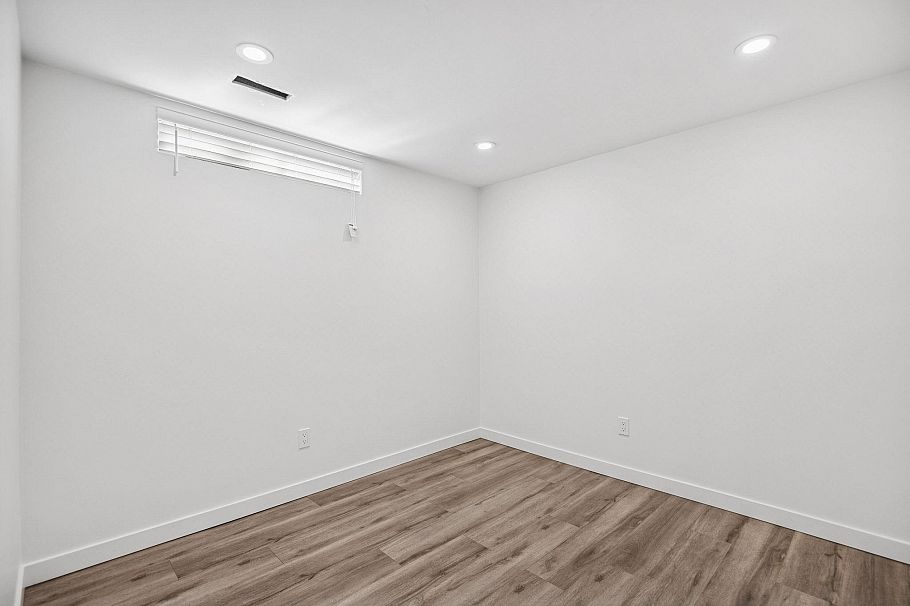 121 3461 E 49th Avenue Vancouver, BC - 12