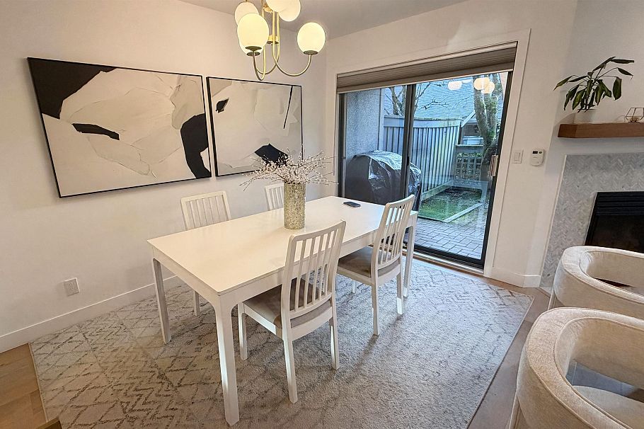 10 2118 Eastern Avenue North Vancouver, BC - 10