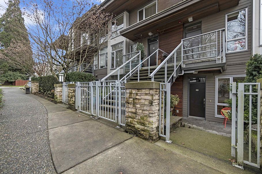 103 735 W 15th Street North Vancouver, BC - 29