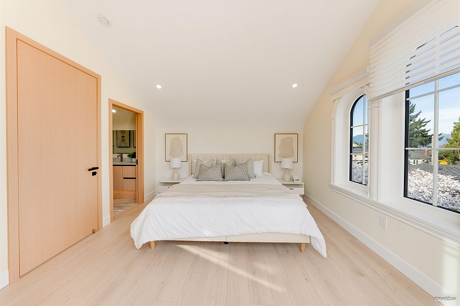 1 4503 W 15th Avenue Vancouver, BC - 4