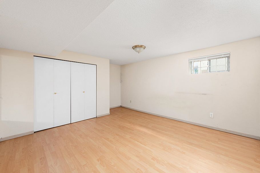 5556 Earles Street Vancouver, BC - 12