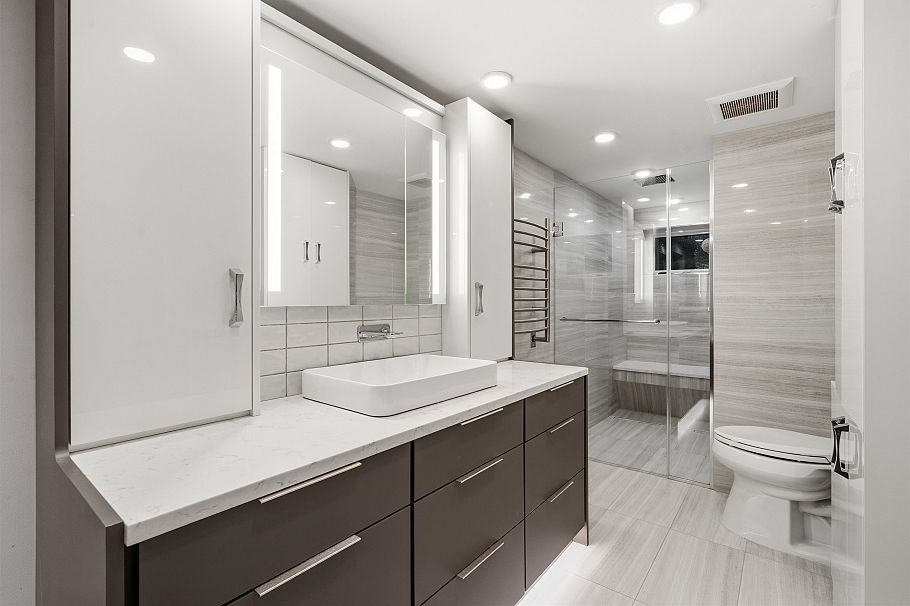 3240 W 1st Avenue Vancouver, BC - 34