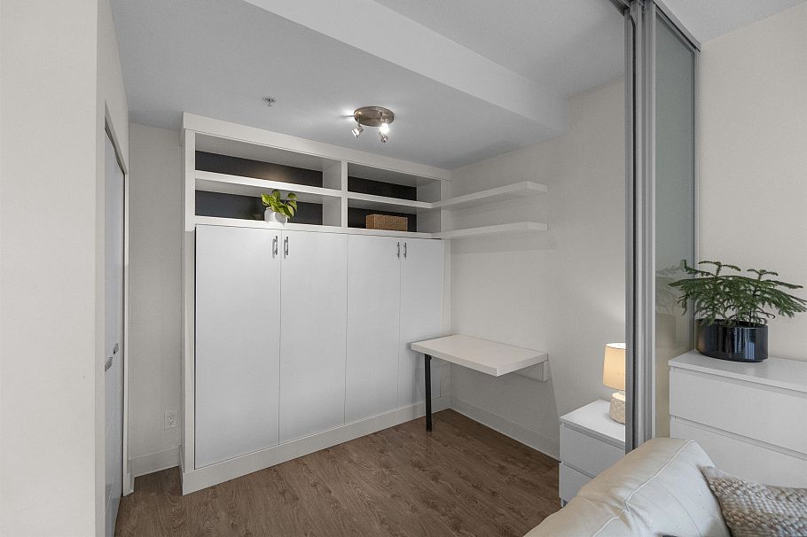 103 735 W 15th Street North Vancouver, BC - 17