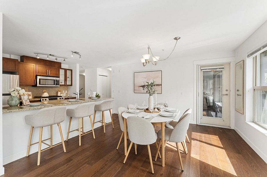 206 1468 St. Andrews Avenue North Vancouver, BC - 5