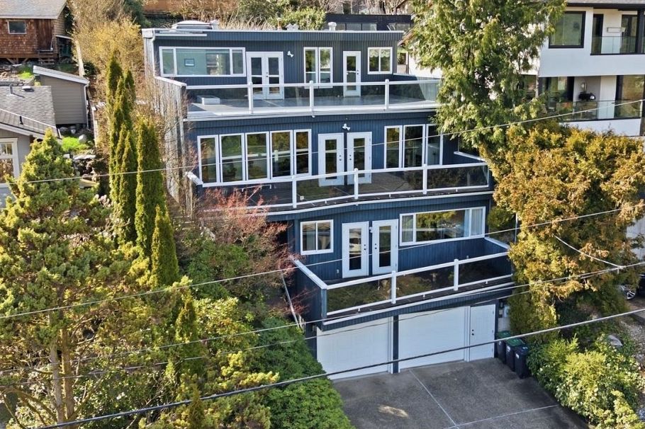 2341 Caledonia Avenue North Vancouver, BC - 1