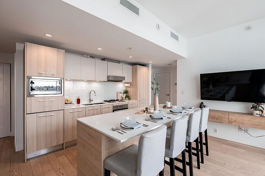 1801 4638 Gladstone Street Vancouver, BC - 2