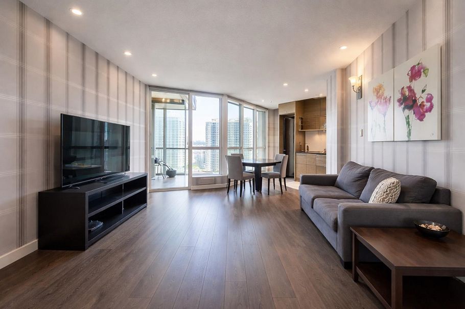 1104 833 Seymour Street Vancouver, BC - 3