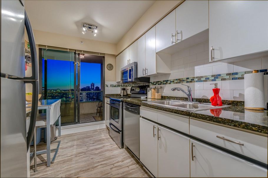 2001 888 Hamilton Street Vancouver, BC - 10