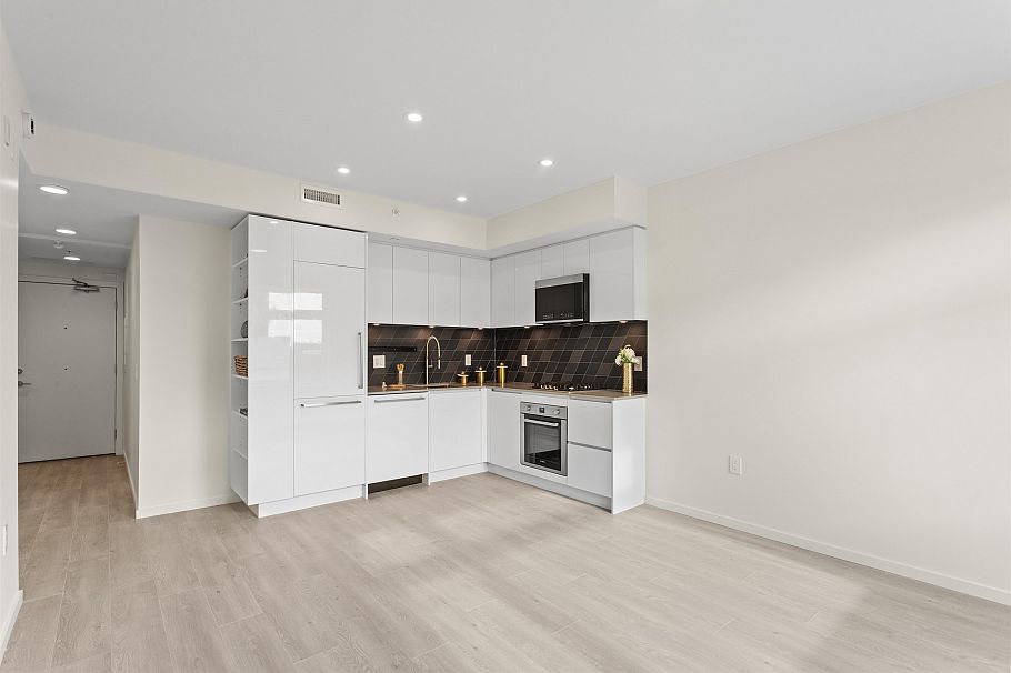 306 3264 Vanness Avenue Vancouver, BC - 6