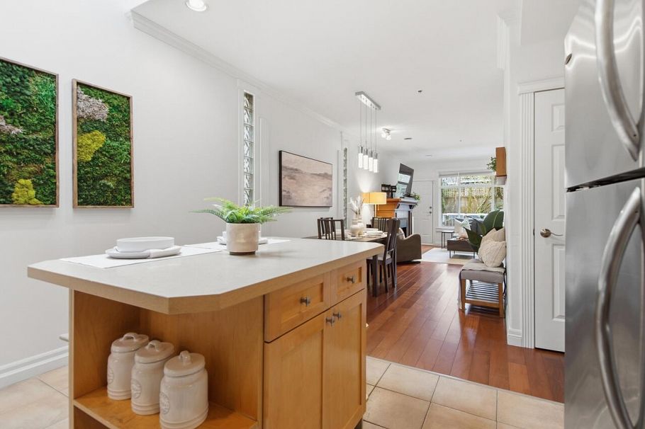 1530 Kitchener Street Vancouver, BC - 9