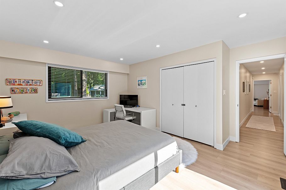 8 Halss Crescent Vancouver, BC - 11