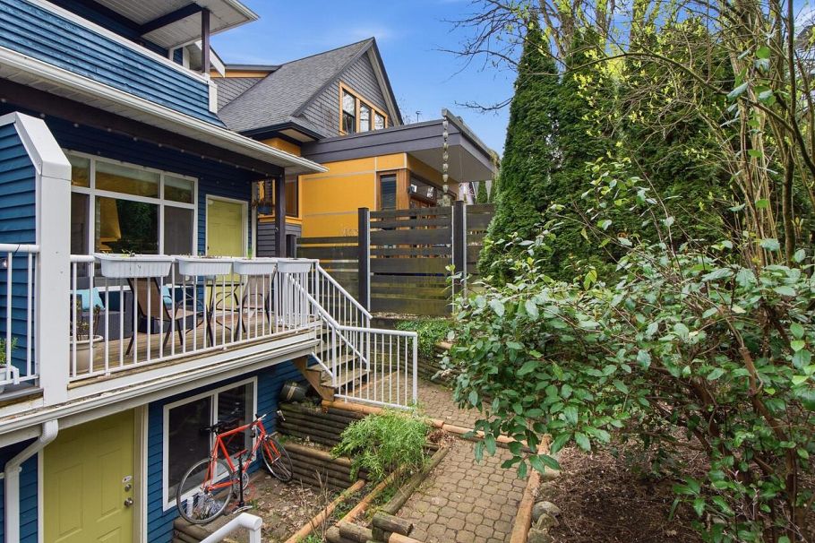 1530 Kitchener Street Vancouver, BC - 27