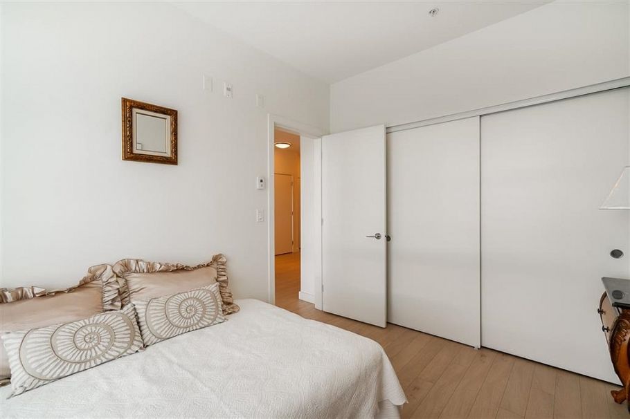 211 1621 Hamilton Avenue North Vancouver, BC - 12