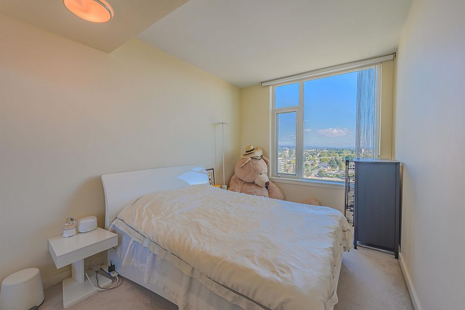 PH 1705 8677 Capstan Way Richmond, BC - 28