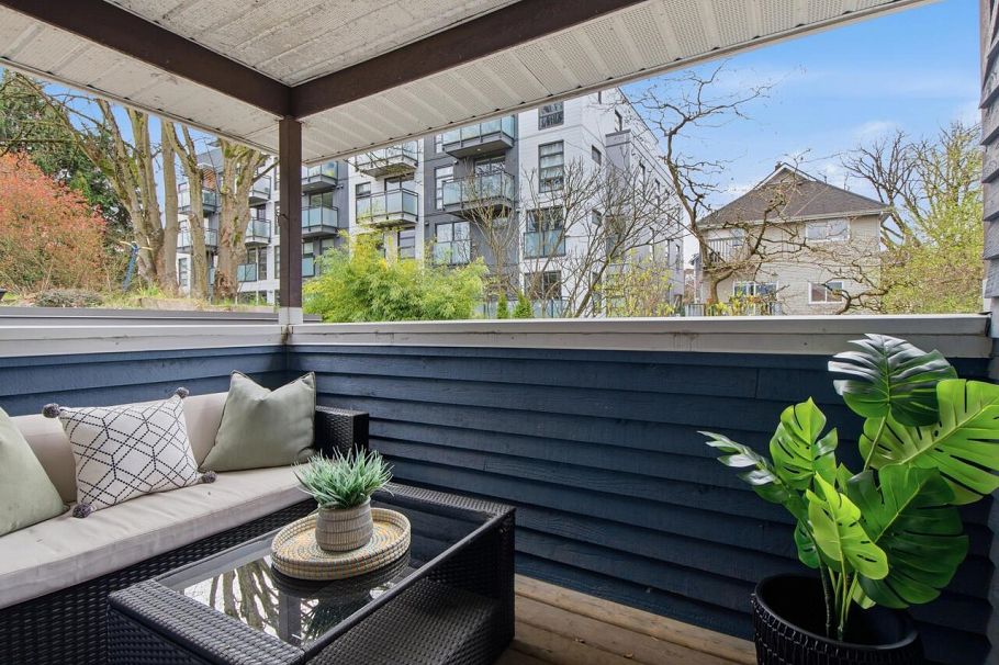 1530 Kitchener Street Vancouver, BC - 25