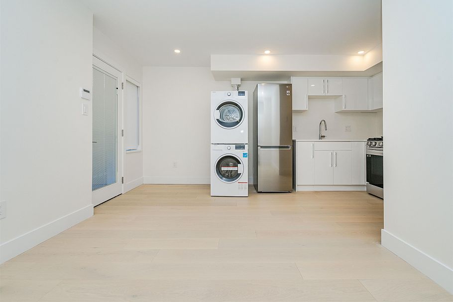 2 3323 W 37 AVENUE, Vancouver BC V6N 3E6 Vancouver, BC - 3