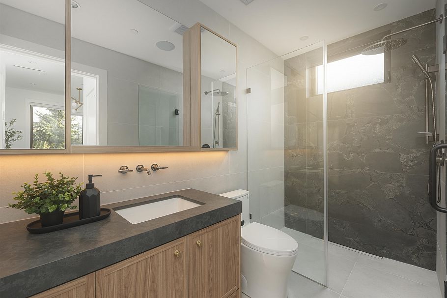 1 2684 Oxford Street Vancouver, BC - 10