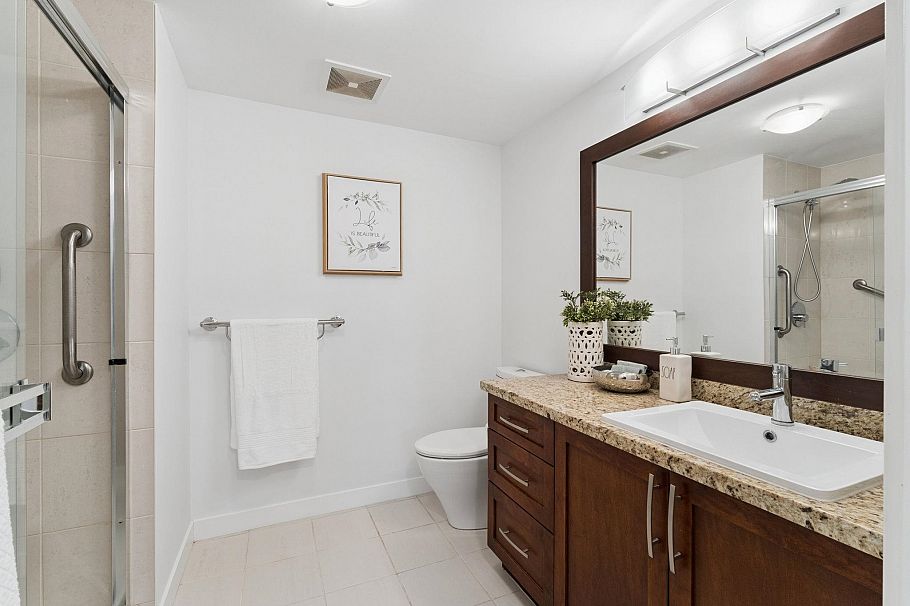 206 1468 St. Andrews Avenue North Vancouver, BC - 14